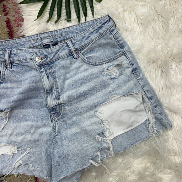 AE American Eagle Distressed Raw Edge Cut Off Mom Short Jean Shorts Plus Size 18 - Picture 4 of 5